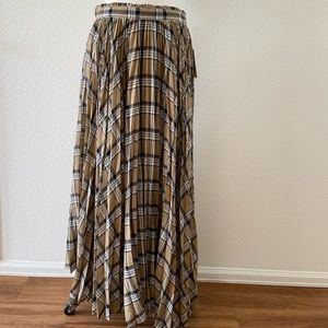 TOMORROWLAND - Poshmark